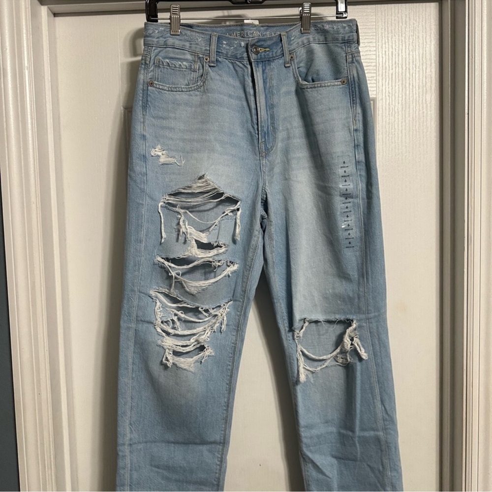 American Eagle Mom Straight Jean NWT